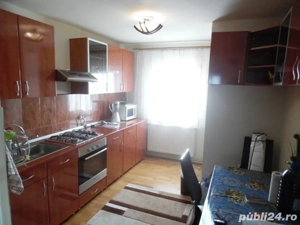 Inchirieez apartament 3 camere decomandat in Deva, zona Liliacului, ST: 70 mp, 2 bai, PARCARE