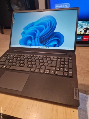 Laptop Lenovo V15G4IRU