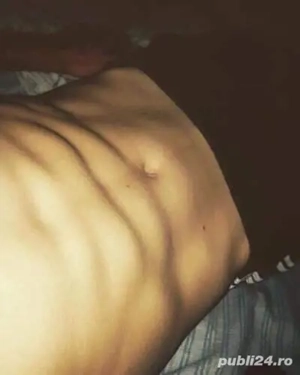 Băiat 26 de ani ofer afecțiune pentru doamne și domnișoare 