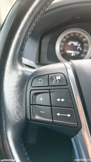 Vand Volvo XC 60 D4 Geartronic Summum - imagine 5