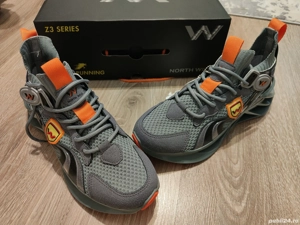 Vând Adidași North Wild 