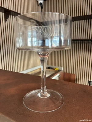 Bol sticla cu picior 