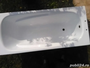 Cada de baie din material rezistent