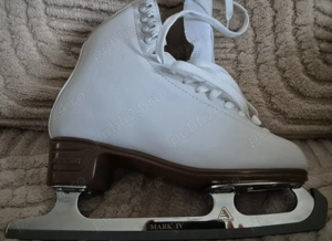 Patine gheata noi Roces  si Jackson Artiste nr 39 