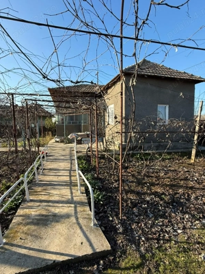 Vând casă țărănească  - imagine 2