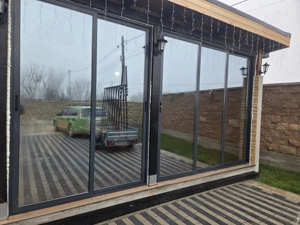 uși glisante din aluminiu cu geam termopan 