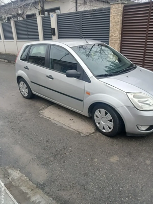 Ford fiiesta 2004 proprietar 