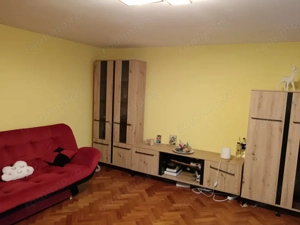 Casă renovată, gata de mutat,la 1 km de Spitalul Județean și Stadion - imagine 2