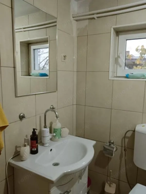 Casă renovată, gata de mutat,la 1 km de Spitalul Județean și Stadion - imagine 5