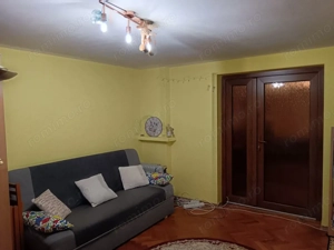 Casă renovată, gata de mutat,la 1 km de Spitalul Județean și Stadion - imagine 4