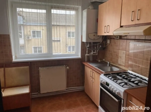 Persoana fizica, vand  in 3 camere decomandate, mobilate si utilate,boxa. Acceptăm credit ipotecar. - imagine 6