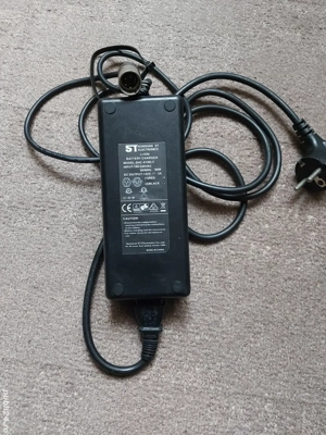 vînd încărcător bicicletă electrică - imagine 4