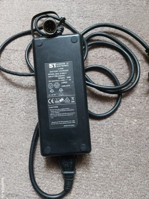 vînd încărcător bicicletă electrică - imagine 3