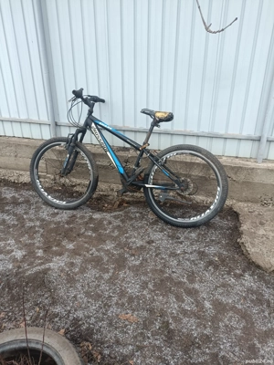 Vând bicicletă crossride 