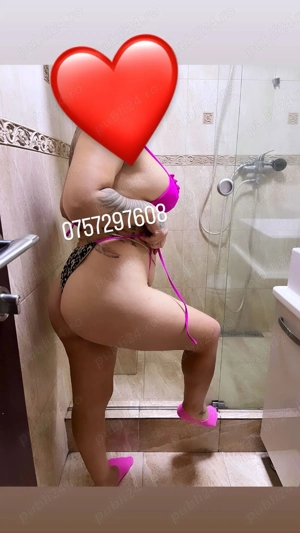 Blonda siliconata reală , confirm cu tatoo 