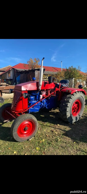  De vânzare tractor cu plug si căruță 
