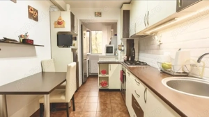  Particular, vând un apart. de 3 camere cu centrală de apartament,Titan