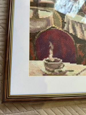 Vand goblen mare, inramat, unicat, cusut manual: cuplu romantic la cafenea (handmade, hand-stitched)