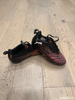 Puma Ghete de fotbal PUMA  FUTURE 8 . Marimea 30