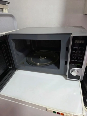 Vand cuptor cu microunde 