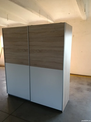 Dulap cu uși glisante   stare foarte bună
