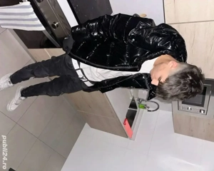 Denis 23 ani. 177 cm si 70kg. Confirmare Video. Pentru Doamne, Cupluri ms WhatsApp, Cuplu