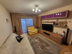 Persoana fizica vând apart cu 3 camere ,etaj  3 din 4, decomandat, zona foarte liniștită  - imagine 3