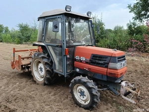 Tractor Kubota 4x4 Hidramat, AC, freză + lamă zăpadă față spate