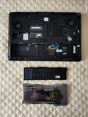 Dell 7720 17.3" FHD Xeon E3-1545M 3.8 GHz RAM 64GB DDR4 Nvidia P4000 8GB DDR5 WWAN + ACCESORII - imagine 5