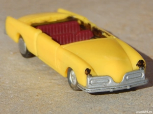 Macheta Studebaker Commander 1952 sc 1:87 HO Ferrero Kinder