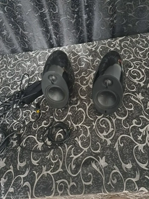 Vând boxe Edifier Eclipse (Luna E25), culoare negru,, în stare foarte bună, estetic și funcțional.