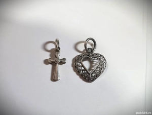 2) 2 medalioane mici din argint