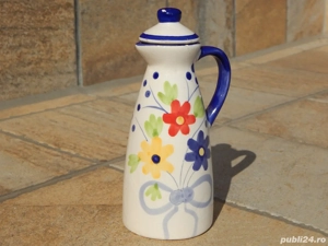 Vaza tip ceainic cu toarta si capac cu motive florale uzata