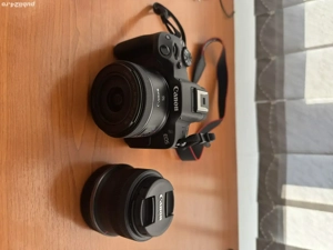 Vând Canon EOS R50 Kit 18-45 mm   16 mm