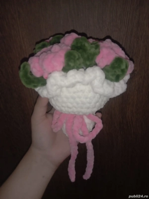 aranjamente florale crosetate