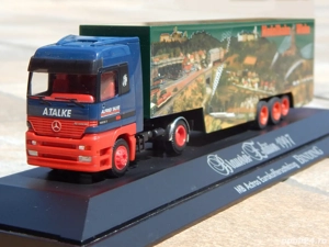 Macheta camion transport Mercedes-Benz Actros 1857 Herpa cu vitrina - imagine 3