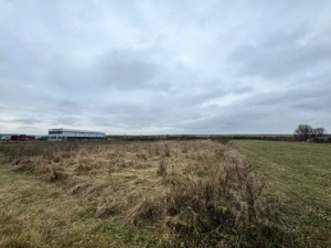 Teren 28 ari, drum principal - imagine 5