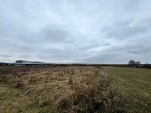 Teren 28 ari, drum principal - imagine 3