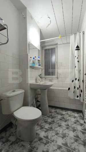 Apartament 2 camere, decomandat, etaj intermediar, zona Policlinica - imagine 5