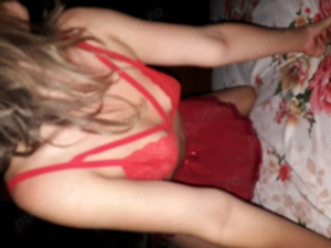 Suntem cuplu și căutăm o fată bi