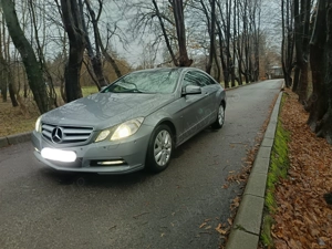 Vând Mercedes Benz E220 coupe