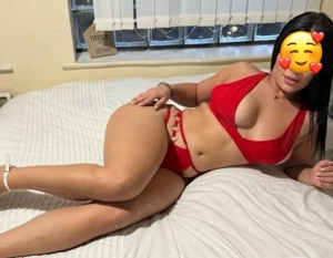 Bruneta cu forme apetisante !!! Te astept la mine !! Nu ezita să mă contactezi