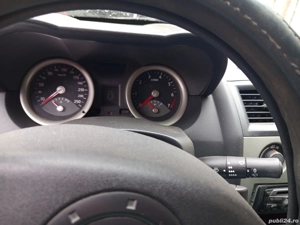 Mașina de vânzare  - imagine 4