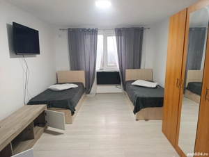 închiriez garsonieră 