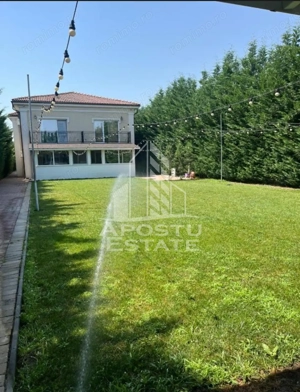 Cladire cu 4 apartamente si sala de evenimente ptr 60 persoane