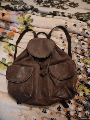 Am de vanzare rucsacel.