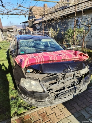 Vând Volkswagen Passat B6 2007 170 Cp urgent. Mașina este lovită!  - imagine 3