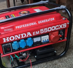 generator electric profesional pe benzina Honda EM5500CXS