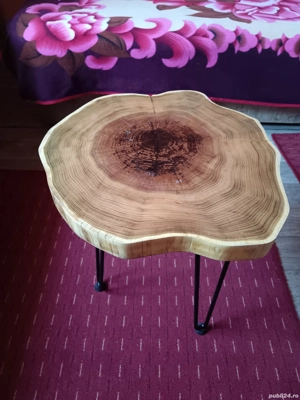 Măsuță rustică din lemn de salcâm 