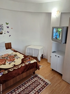 Garsonieră în vilă mobilată utilată utilități incluse 300 euro lunar.  - imagine 3